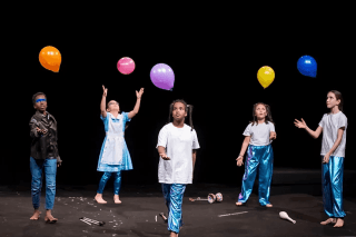 Cette année, 48 enfants participent aux ateliers circassiens distillés dans le cadre du festival "Encirqué" à Sierre.